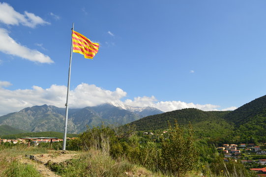 Mont Canigou & drapeau