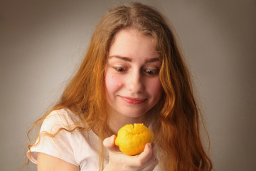 girl feel sour after test lemon