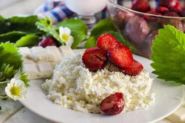 cottage cheese with strawberries