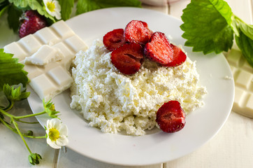 cottage cheese with strawberries