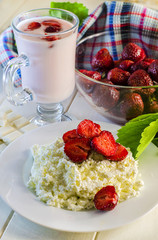 cottage cheese with strawberries