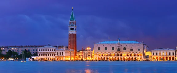 Foto op Plexiglas San Marco-plein in de avond, Venetië, Italië © denis_333