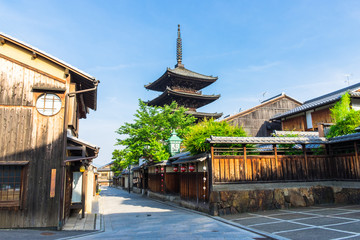 京都　八坂の塔 - obrazy, fototapety, plakaty
