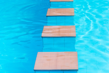 Obraz premium plots de piscine, sièges immergés 