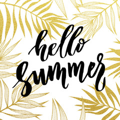 Obraz premium Hello Summer card with tropical leaf seamless golden pattern.