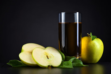 glass of apple juice