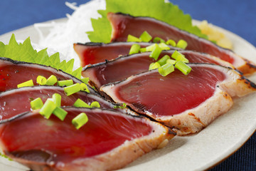 鰹のたたき　lightly roasted bonito