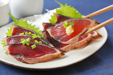 鰹のたたき　lightly roasted bonito