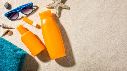 Einige Strandutensilien mit Textfreiraum