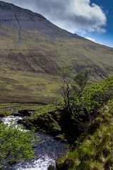 Fototapeta na wymiar Fluss im Hochland der Isle of Skye