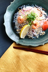 Thai food salad - Yum Woon Sen © yukihipo