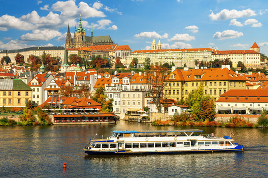 View of the Mala Strana (Prague), Cathedral of St. Vitus.