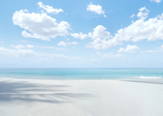 Fototapeta na wymiar View of nice tropical beach with blue sky above 