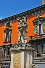 Fototapeta na wymiar Reggio Emilia, piazza Prampolini
