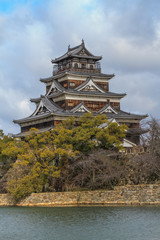 冬の広島城の天守の風景