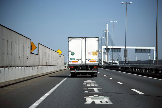 走行車線 Images Browse 61 Stock Photos Vectors And Video Adobe Stock