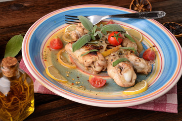 Chicken wings cooked with lemon and sage aromas