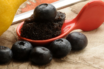 블루 베리와 캐비어 Blueberries and caviar ब्लूबेरी और मछली के अंडे Голубика и икра Arándanos y caviar Mirtilli e caviale العنب والكافيار Heidelbeeren und kaviar 蓝莓和鱼子酱 Jagody i kawiorem  © Comugnero Silvana