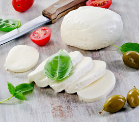 mozzarella with cherry tomatoes