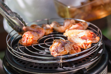 grilling chicken wings
