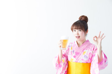 浴衣の女性・白バック