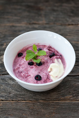 Yogurt with blueberries