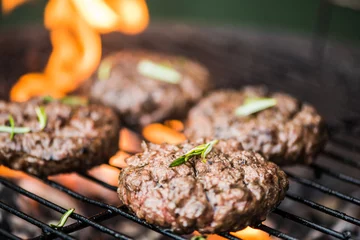 Papier Peint photo autocollant Grill / Barbecue griller de la viande sur des flammes de barbecue