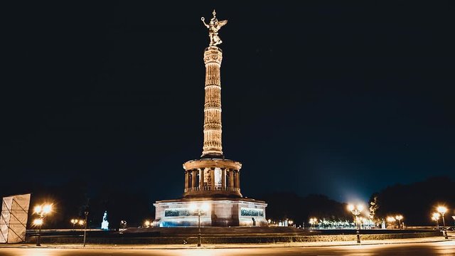 Siegess&auml;ule at night at berlin
