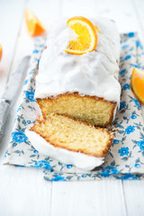 Fresh orange cake with sugar fondant
