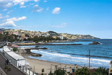 Fototapeta na wymiar The coast along Sanremo, Italy 
