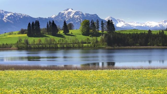 Panorama Landschaft in Bayern im Allg&auml;u bei F&uuml;ssen