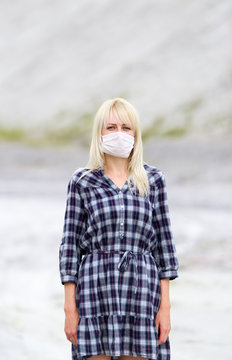 The man in respirator. Protection against viruses.