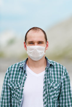 The man in respirator. Protection against viruses.