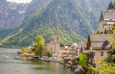 Fototapeta premium Hallstatt im Salzkammergut in Österreich 