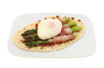 Poached egg and asparagus