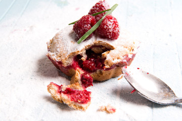 Cake berry bast basket
