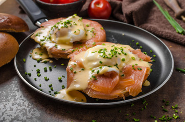 Eggs benedict with salmon