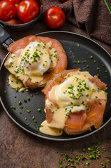 Eggs benedict with salmon