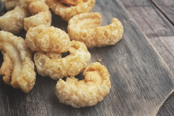 Fried pork skin