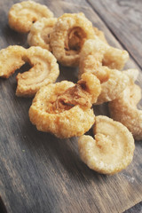 Fried pork skin