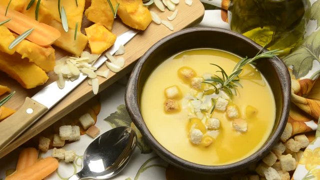 ಕುಂಬಳಕಾಯಿ कोंहड़ा মিষ্টিকুমড়া Waluh قرع Zucca Pampoen Carbassera Pumpkin de דלעת D&yacute;ně rabequet Citrouille Zucche Cuisine Pompoen Balkabağı Ab&oacute;bora Тыква плод Calabaza 南瓜 Sopa Zuppa Soup Suppe 호박