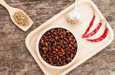 subterranean ants in wood bowl