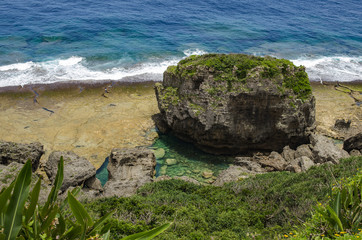 沖縄　糸満市の青い海の眺め