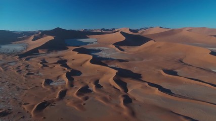 Survol du désert namibien