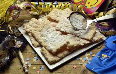 Dulces carnavalescos Bugie Chiacchiere Sfrappole Galani Crostoli Cenci Lattughe Azúcar glas Powdered sugar Zucchero a velo Icing Puderzucker Cukier puder Poedersuiker Flormelis Dolci di carnevale