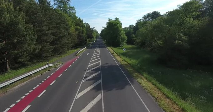 Drohnenflug Landstraße