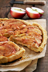  Sliced apple pie