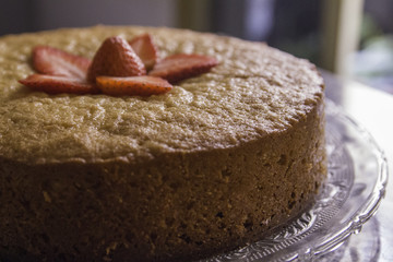 Tarta de vainilla con fresas