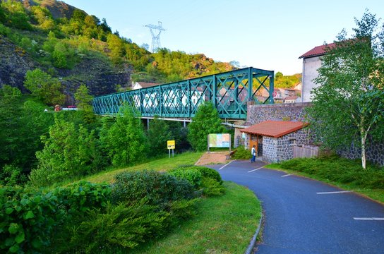 ancien pont en m&eacute;tal 