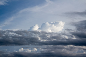 Obraz premium Cloudy in the blue sky